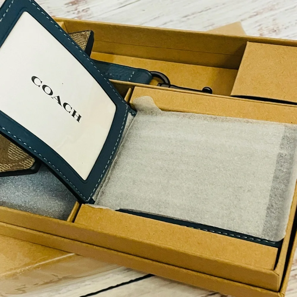NWT Coach Boxed 3 In 1 Wallet Gift Set In Colorblock Signature Canvas - Picture 7 of 7
